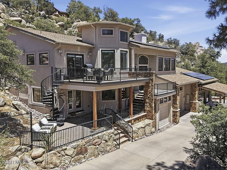 547 Downer Trl photo 4