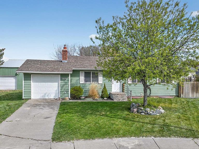 3898 Roundup Cir photo 1