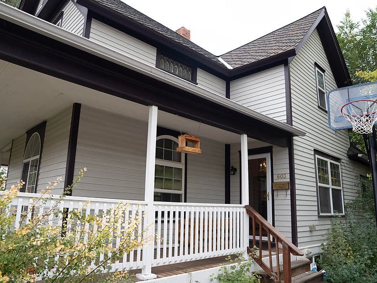 603 Sumner St photo 2
