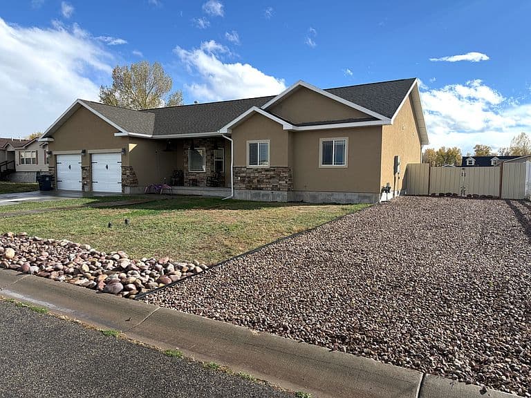 141 Powderhorn Dr photo 2