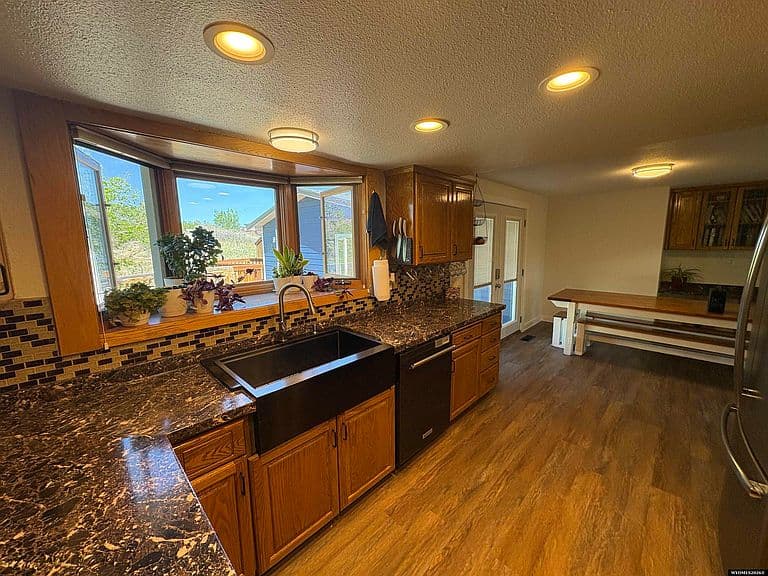 1185 Goodrich Dr photo 5