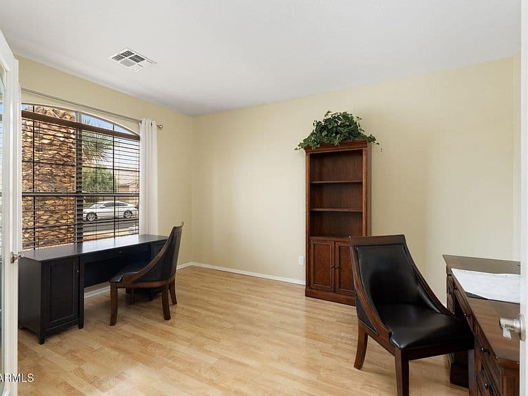 17819 W CLUB VISTA Drive photo 4