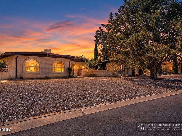 1954 CHANTILLY Drive photo 2