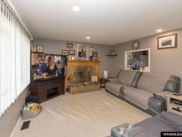 1808 Carson St photo 5