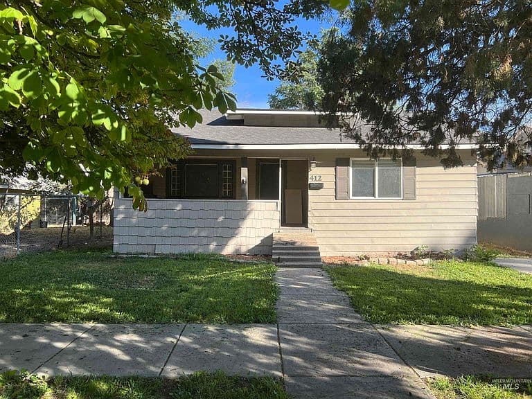 412 6th Ave S photo 1