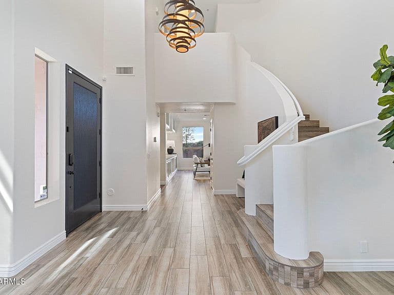 9058 E CASITAS DEL RIO Drive photo 3