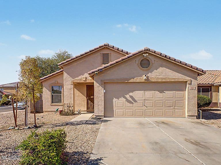 564 W Jardin Loop photo 1