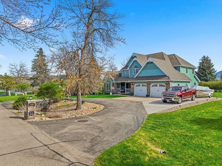 108 Clark Ln photo 2