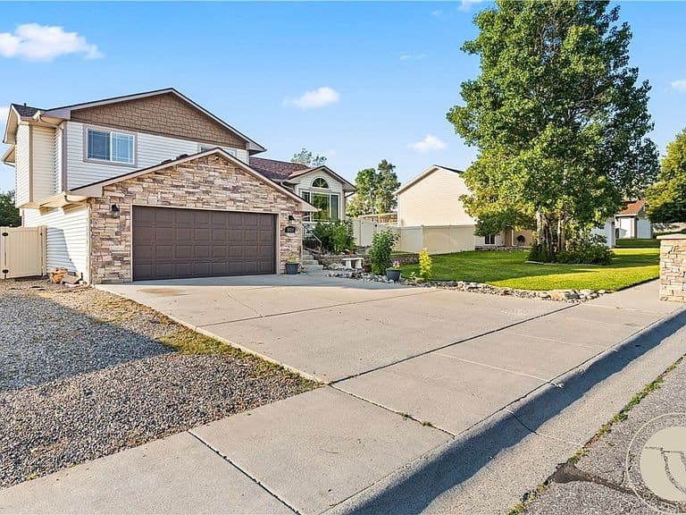 924 Adobe Dr photo 3