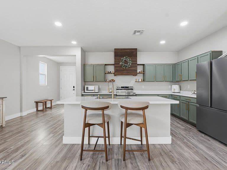 25650 W EUCLID Avenue photo 3