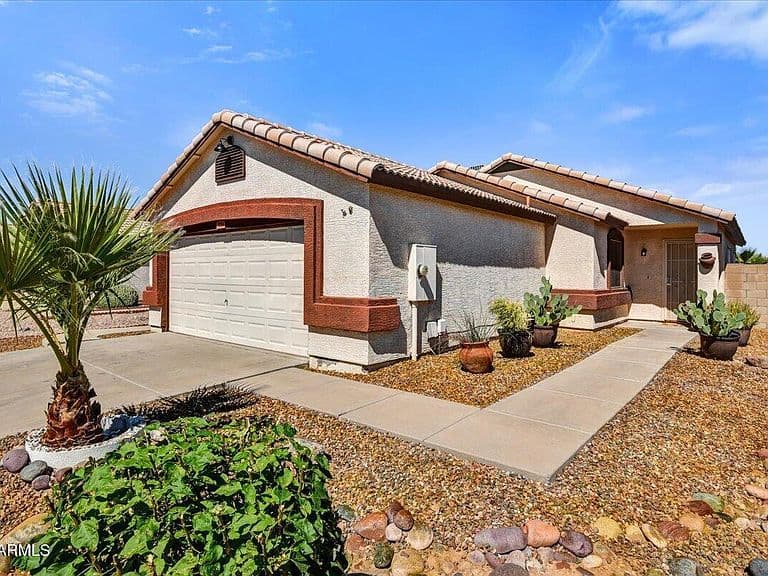 3226 W ABRAHAM Lane photo 1