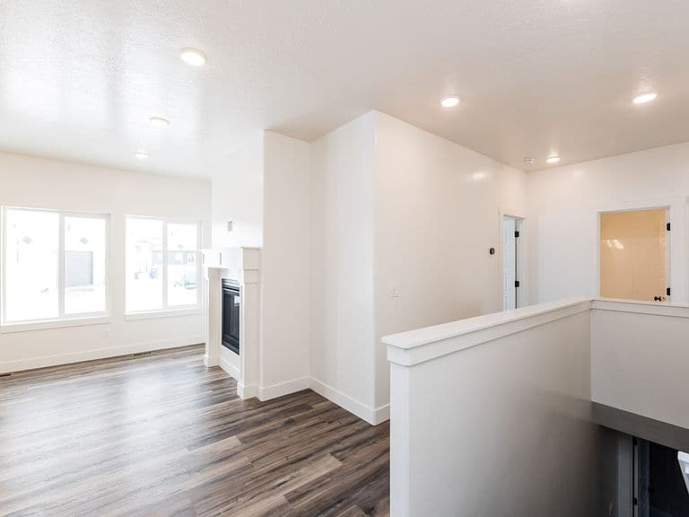 3930 Goldfinch Way photo 4