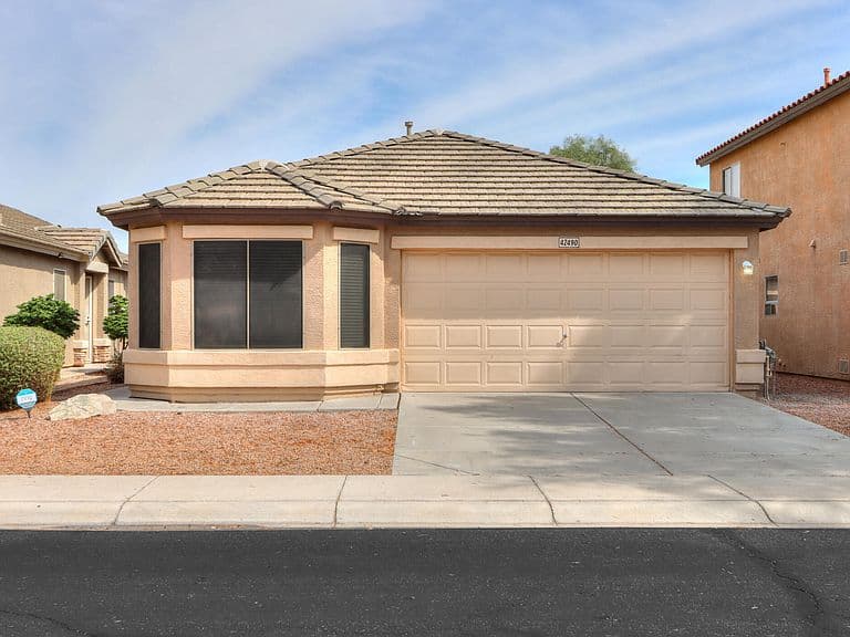 42490 W HILLMAN Drive photo 2
