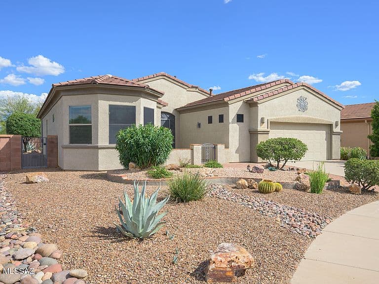 518 N Dossi Pl photo 4