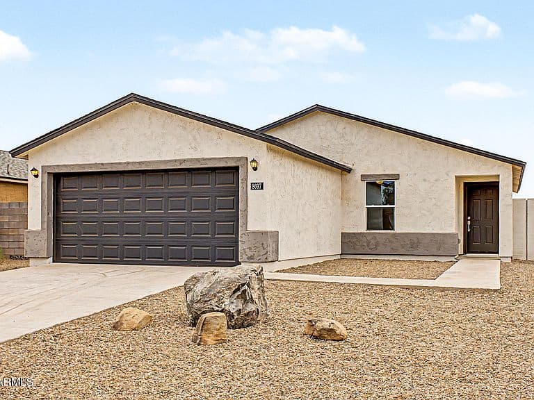 8697 W CONCORDIA Drive photo 4