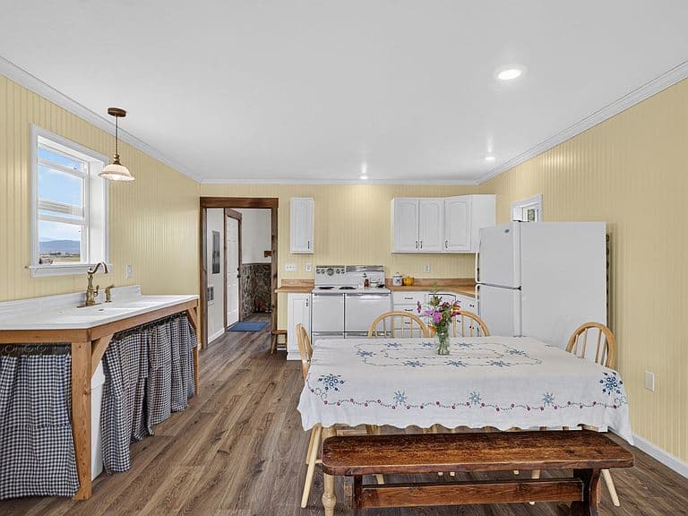 7988 Bergren Dr photo 3