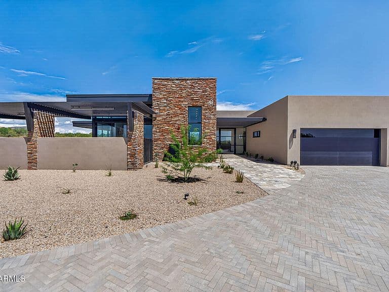 11409 E SALERO Drive photo 3