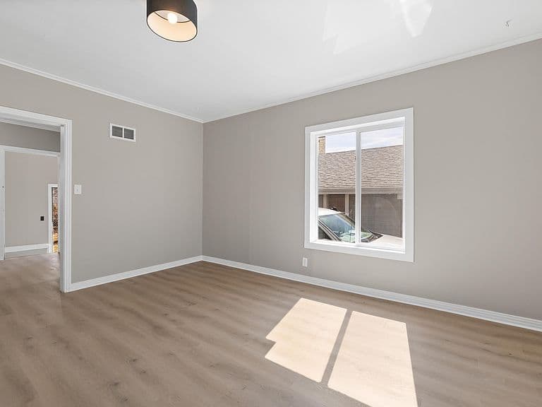 1616 5th St photo 3