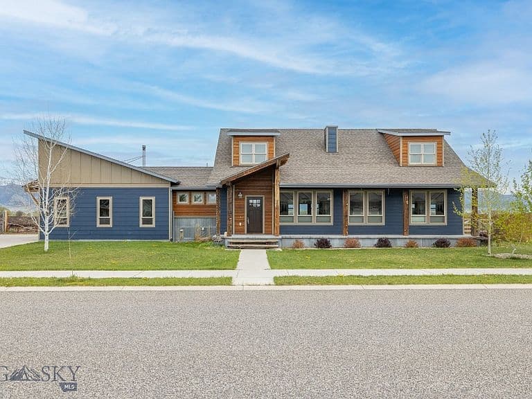 1704 Roundup Blvd photo 2