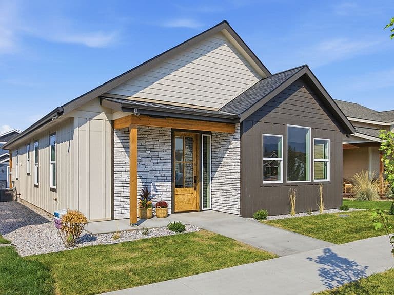 2535 Chuck Wagon Dr photo 2