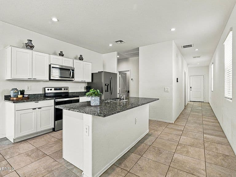 35672 W SAN ILDEFANSO Avenue photo 4