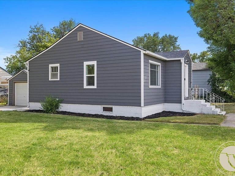 12 Macarthur Ave photo 2