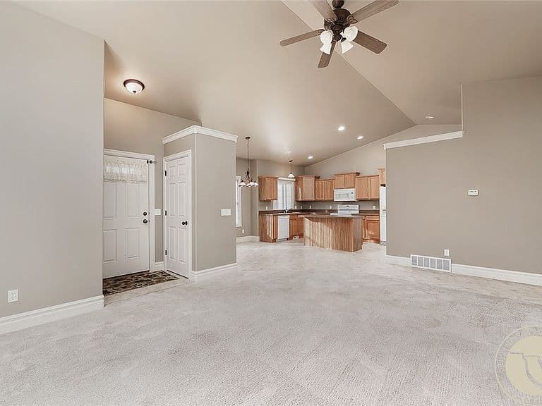 5827 Foxtail Loop S photo 4