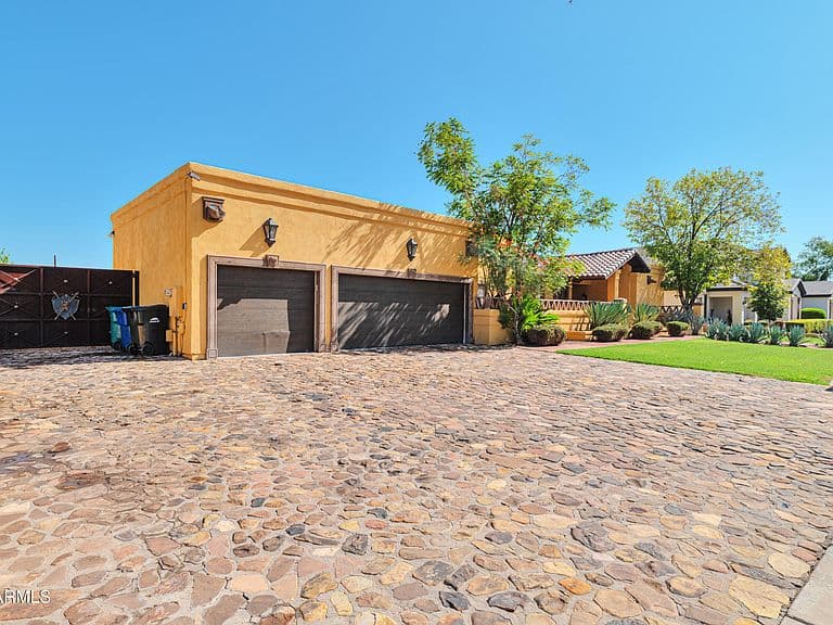 1626 E MALLORY Street photo 3