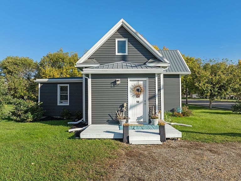 410 Libbie St photo 1