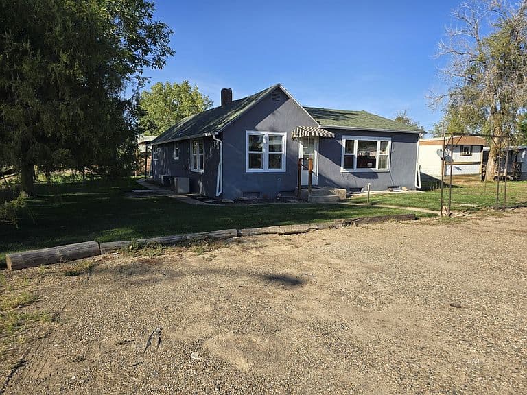 403 Marion St photo 5