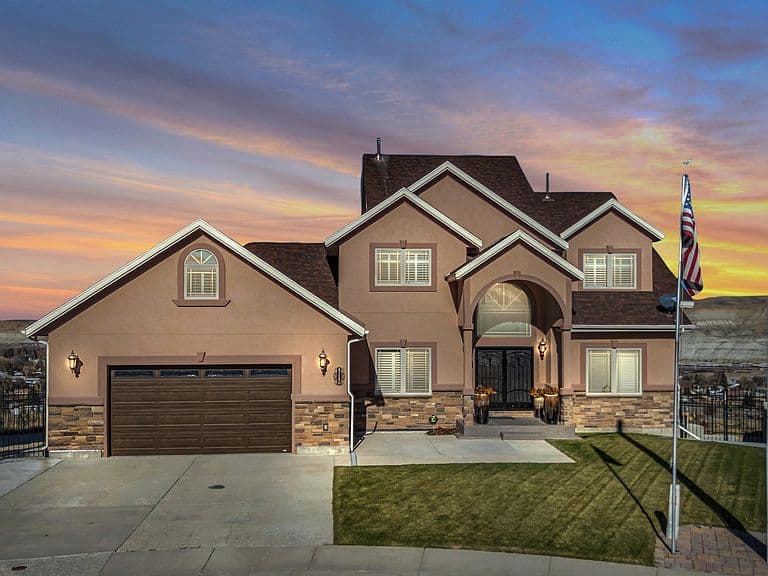 1210 Fawn Cir photo 1