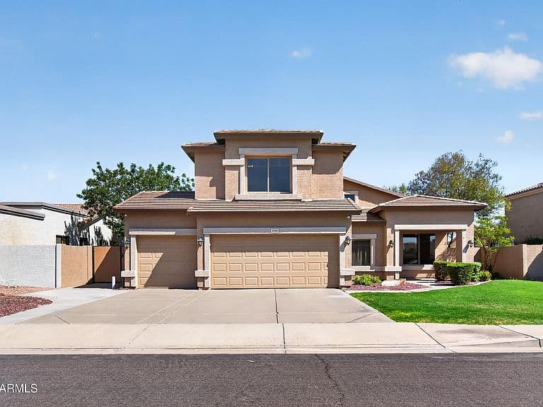 3316 E MAPLEWOOD Street photo 1