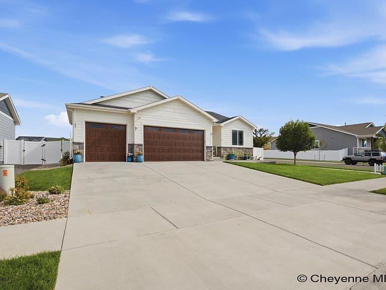 5332 Carmel Dr photo 3