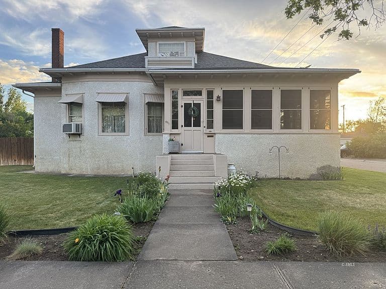 401 S Lake Ave photo 1