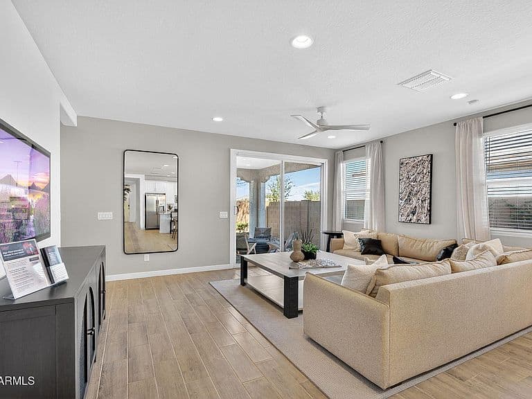 3242 S 83rd Cir photo 5