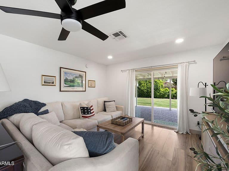 14037 N 57TH Street photo 3