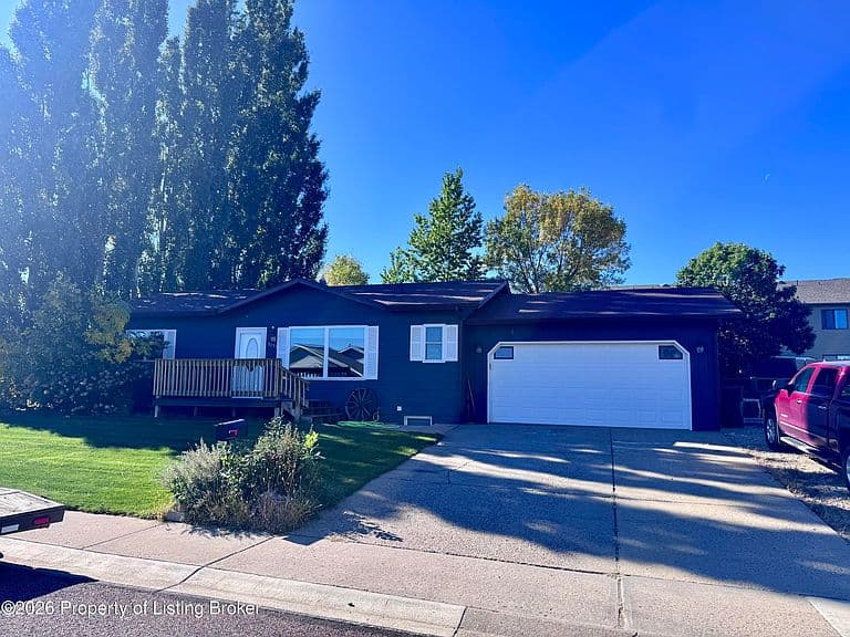 1039 Fir Ave photo 1