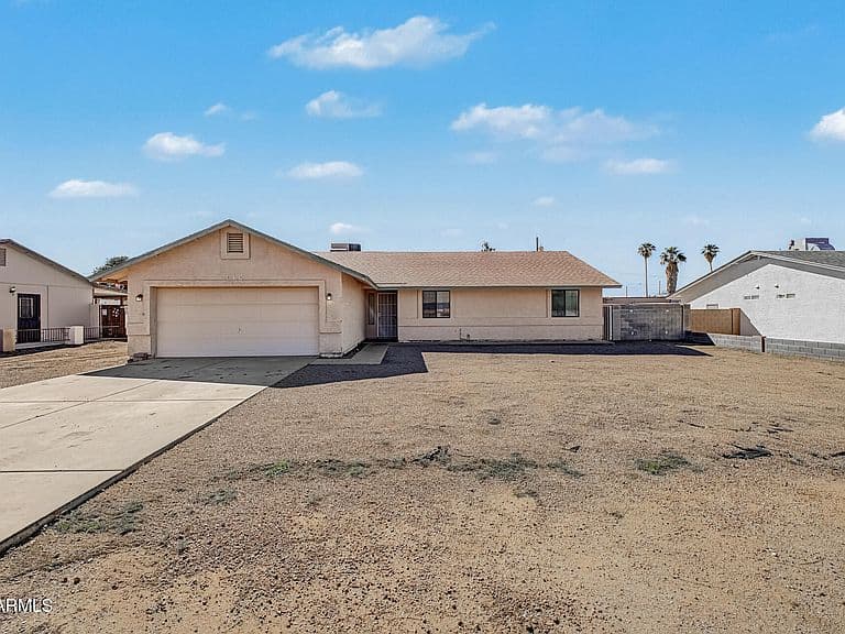 531 E MESQUITE Avenue photo 2