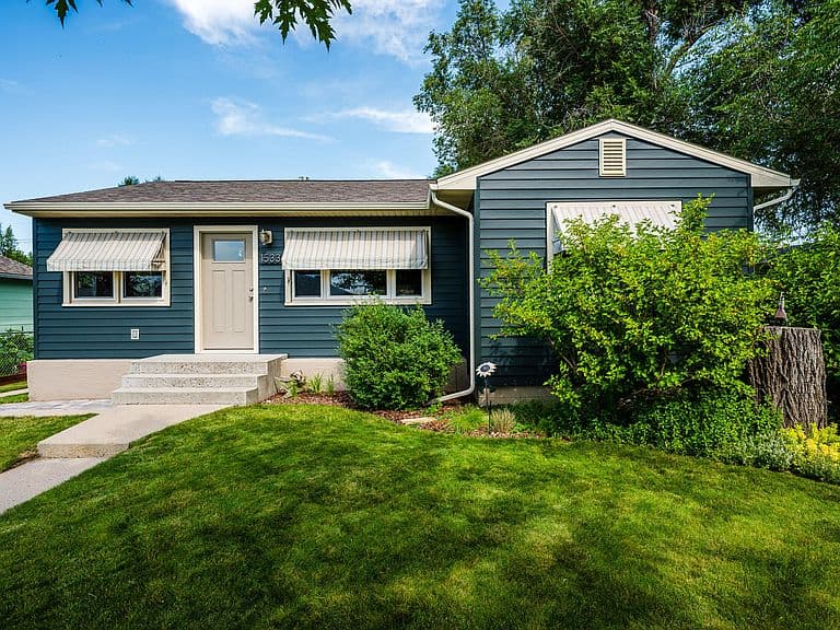 1533 De Smet Ave photo 2