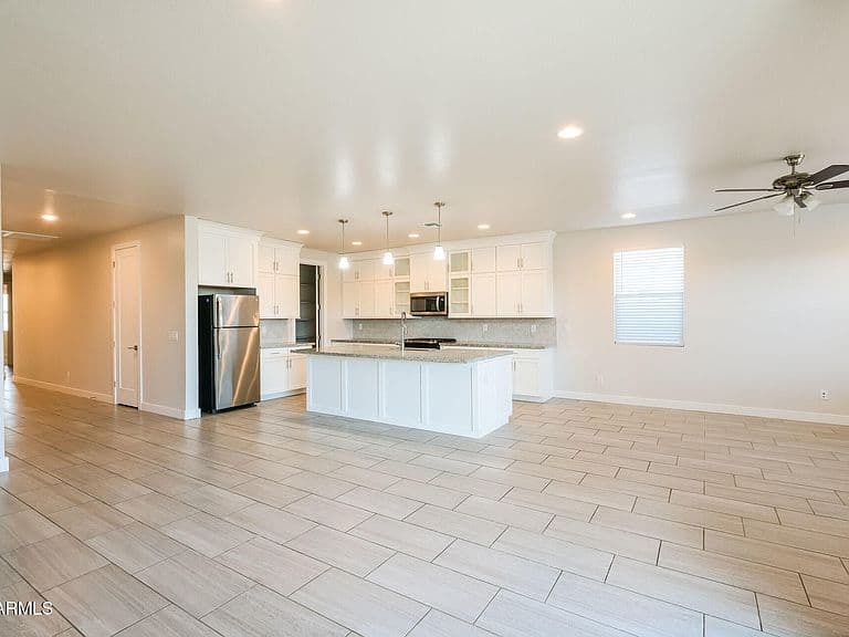 6918 W SAMANTHA Way photo 5