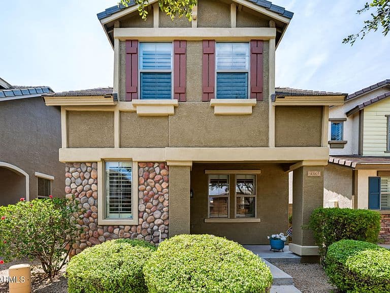 4383 E MORROW Drive photo 3