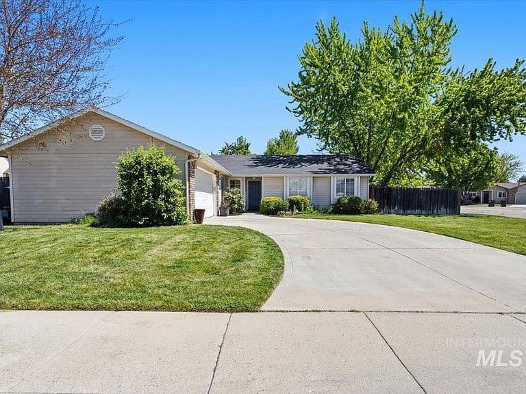 2560 N Richter Ave photo 5