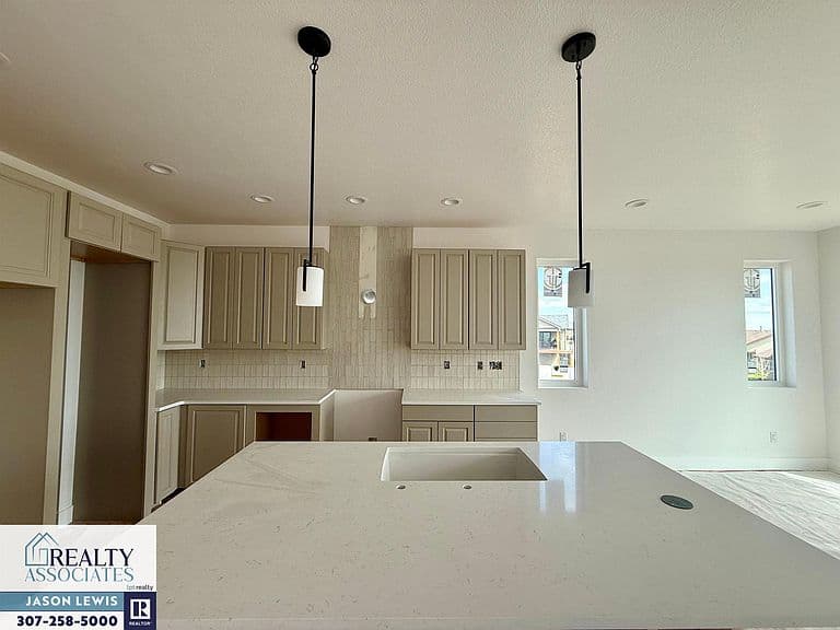 2685 Heathrow Ave photo 5