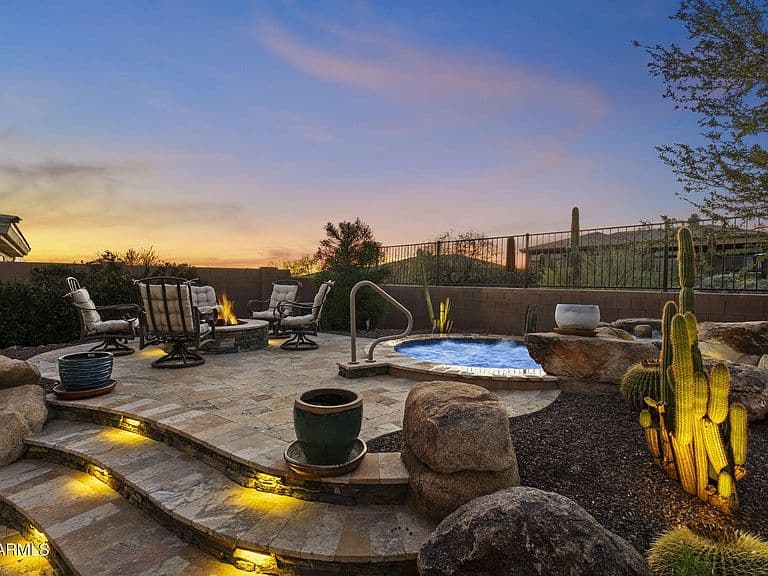 42010 N HARBOUR TOWN Court photo 3