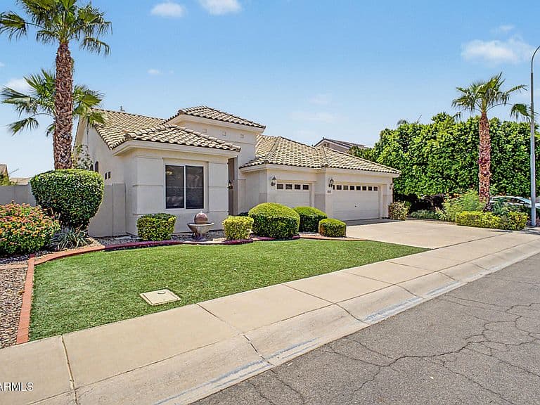 1499 E MONTEREY Street photo 3