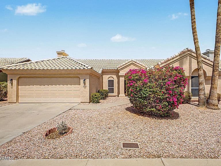 4032 E ROSEMONTE Drive photo 2