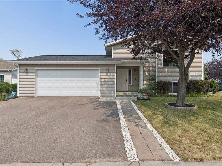 55 Rockefeller Dr photo 2