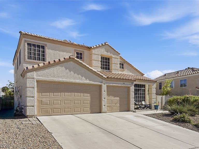 206 Oleander Pl photo 3