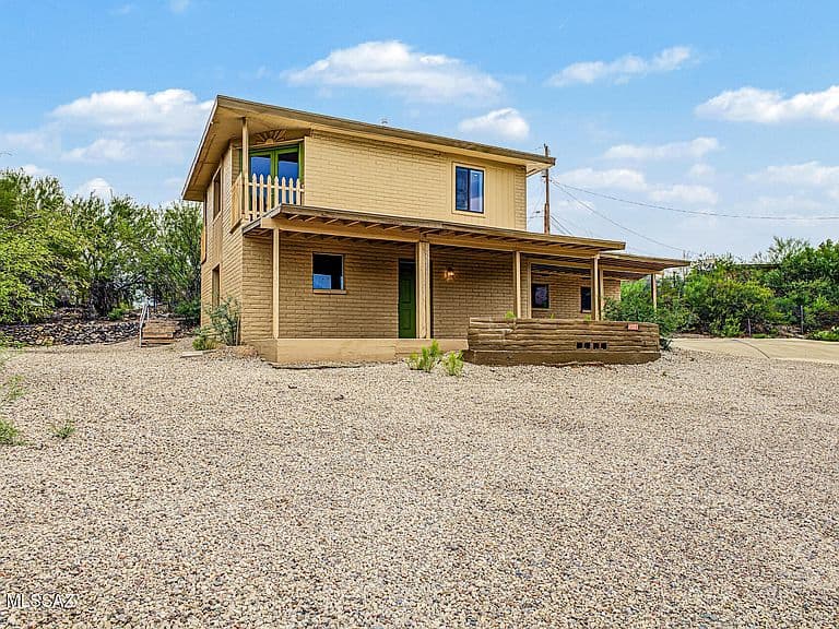2607 W Arthur Pl photo 3