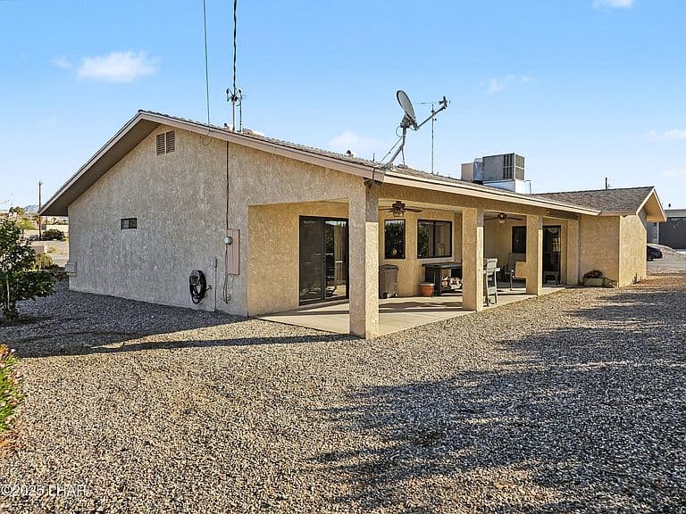 569 Acoma Blvd N photo 4